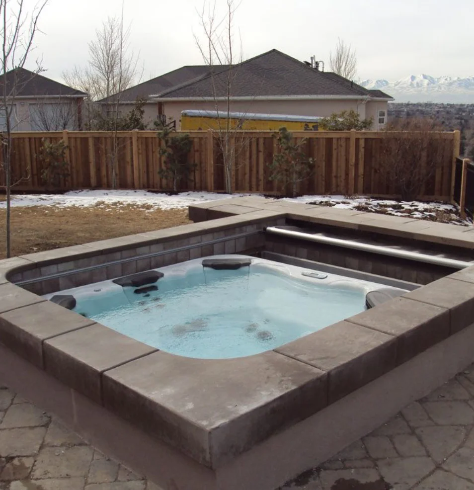 Hot tub and spas gall