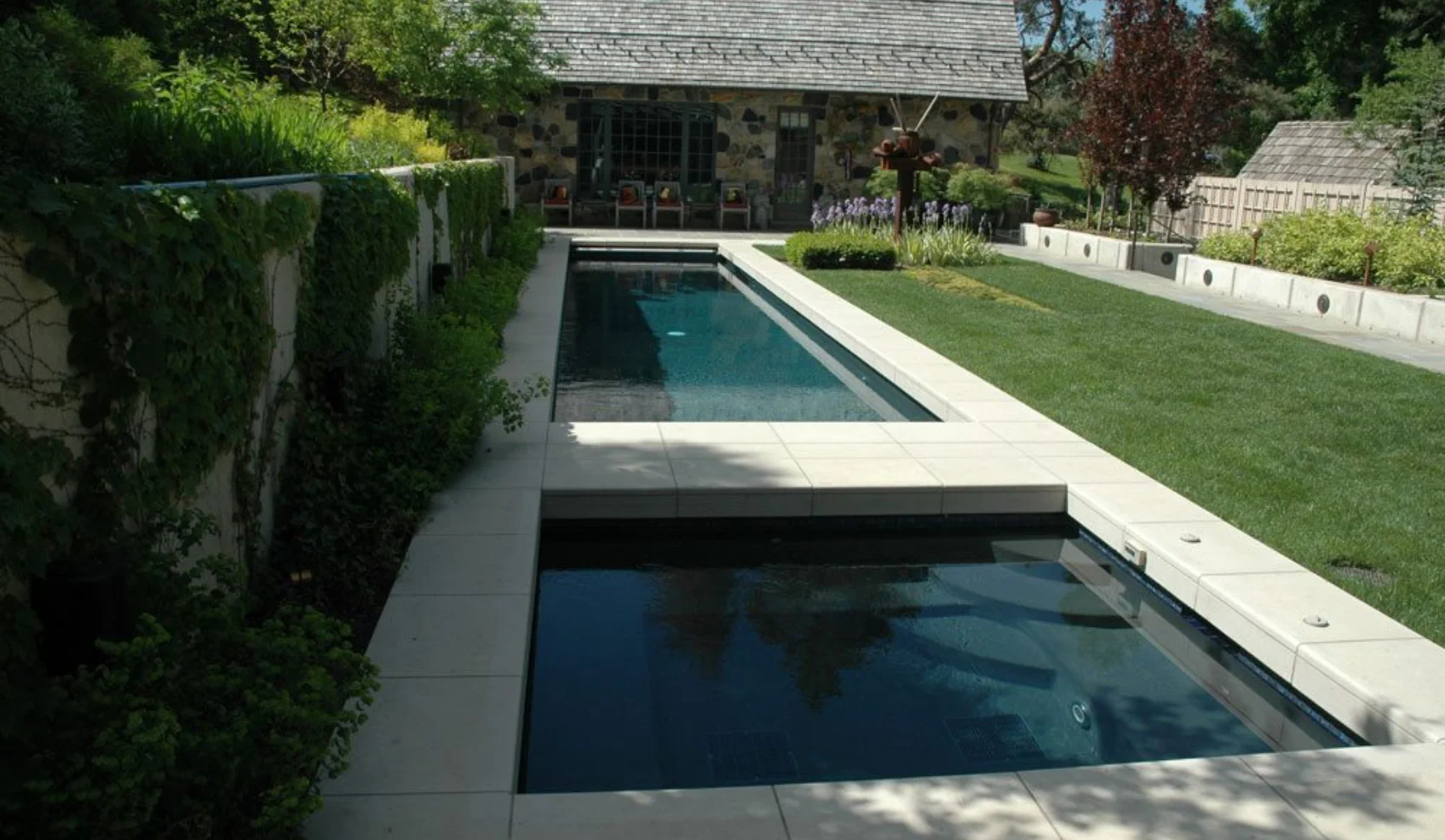 Hot tub and spas gall