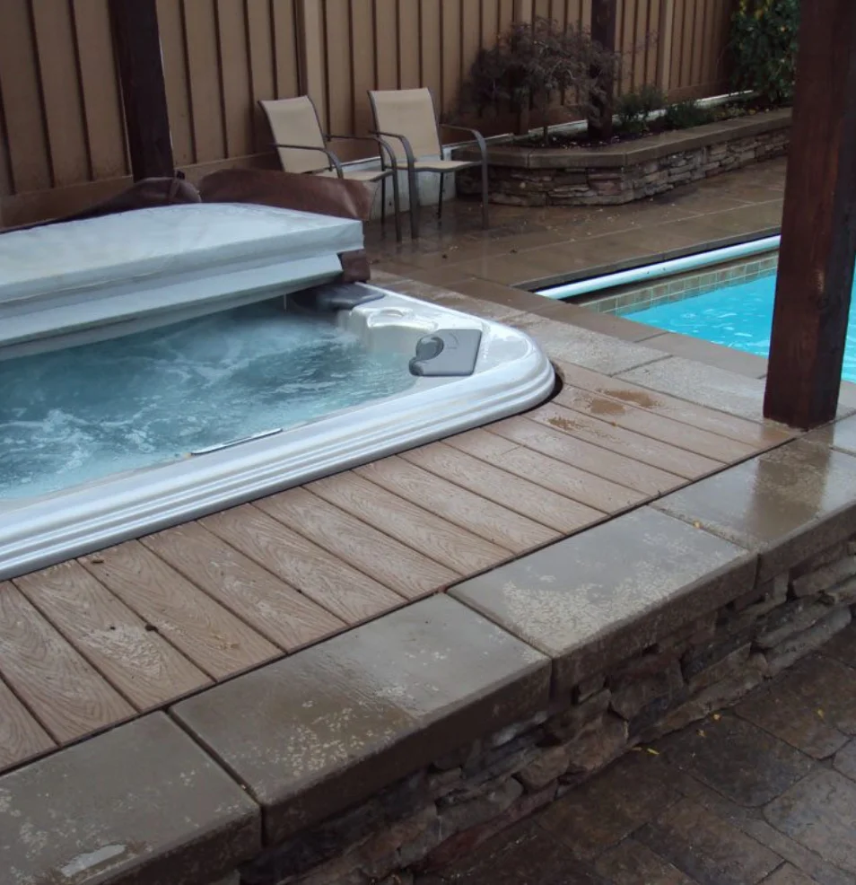 Hot tub and spas gall
