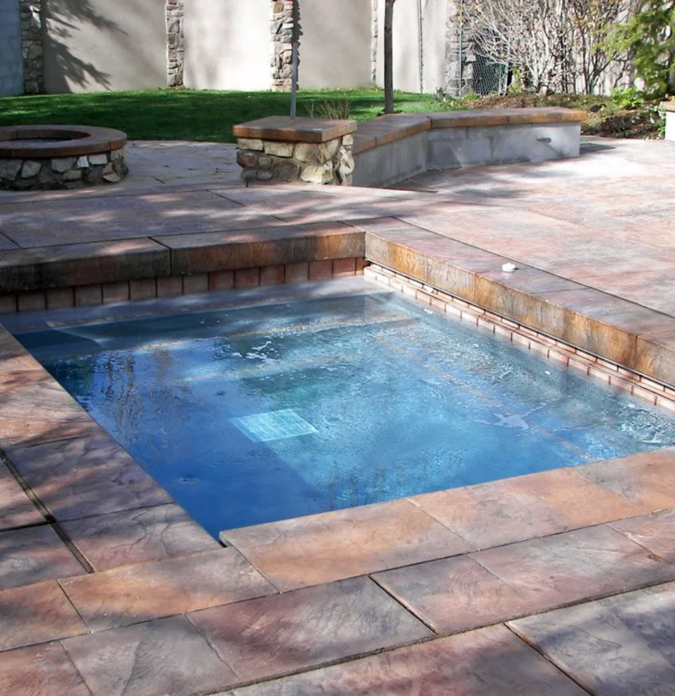 Hot tub and spas gall