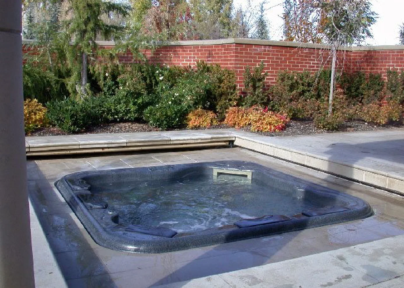 Hot tub and spas gall