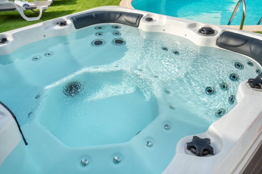 Luxury,Bathtub,,For,Therapeutic,Massage,And,Relaxation,Outside,On,The