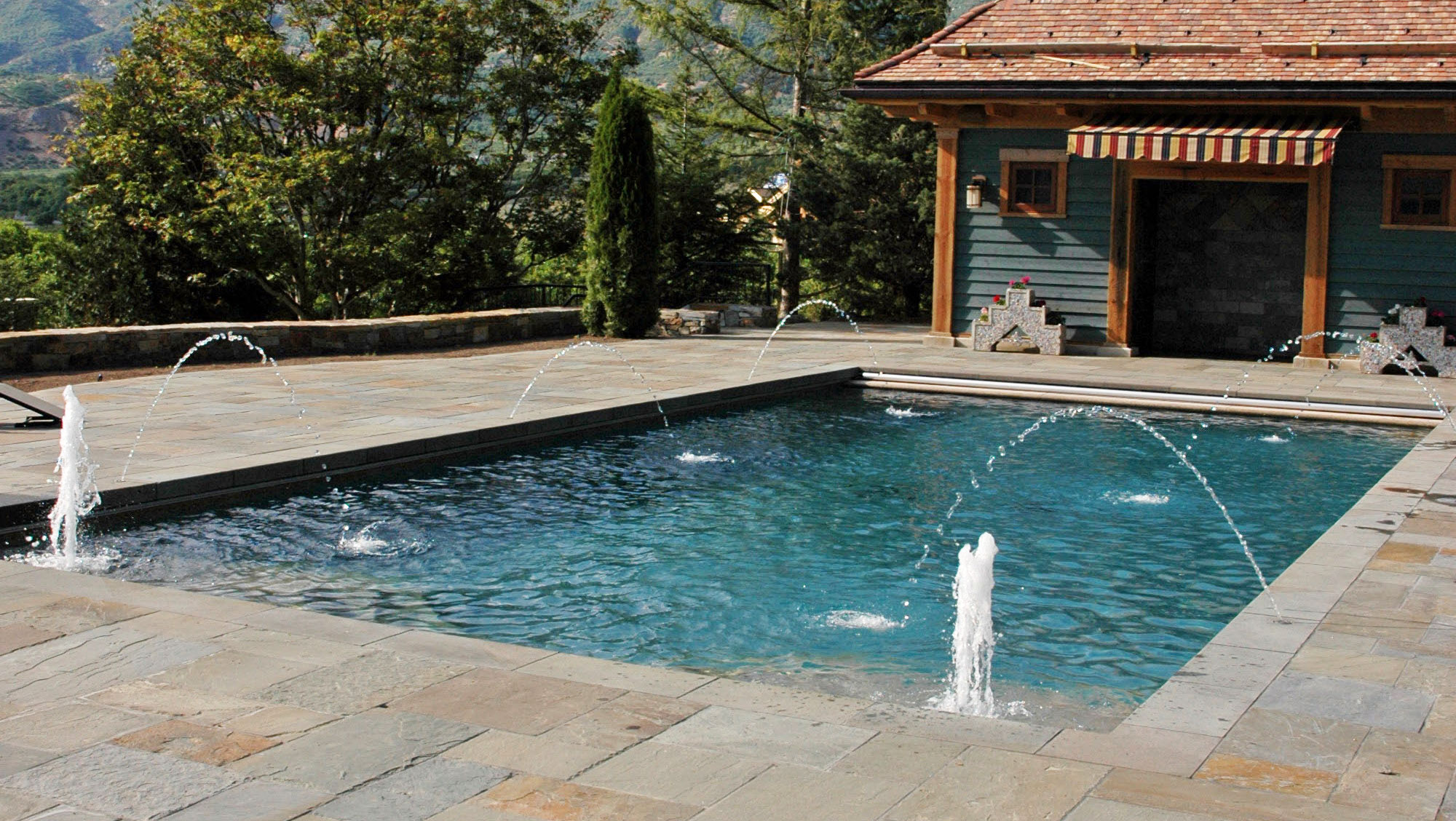 Pool construction parallax